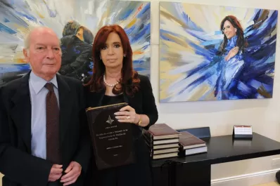 Cristina Kirchner recibió el informe Rattenbach sobre Malvinas