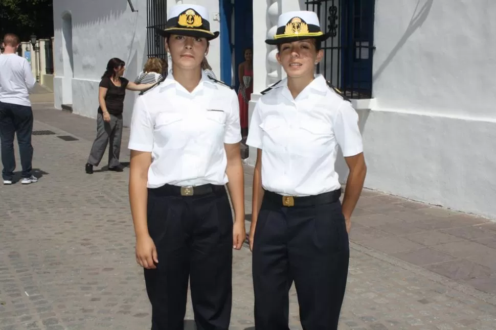 MUJERES VALIENTES. Josefina y Anabel, listas para ser guardamarinas. LA GACETA / FOTOS DE EZEQUIEL LAZARTE 