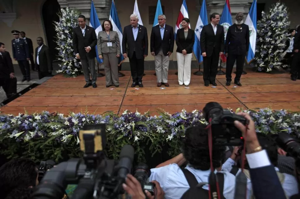 CUMBRE REGIONAL. Presidentes de Centroamérica analizan alternativas. REUTERS