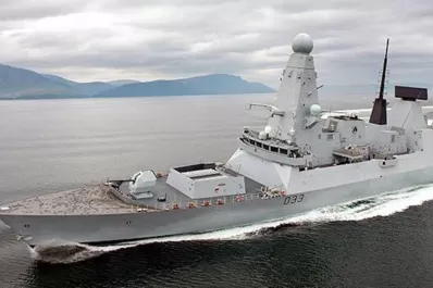 El destructor británico HMS Dauntless zarpó hacia Malvinas