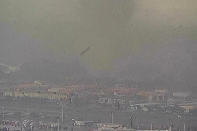 Impresionante video de un tornado que hizo volar un camión