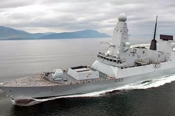 El destructor británico HMS Dauntless zarpó hacia Malvinas