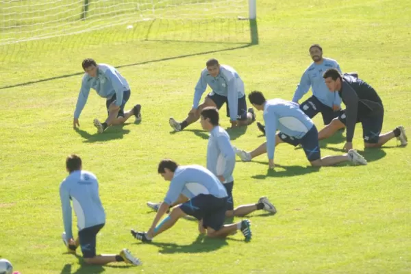 Llop probó con tres cambios