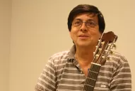 El conductor de las mil anécdotas también canta y compone folclore