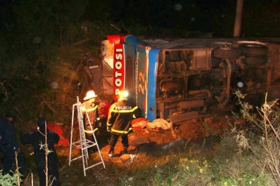 En Jujuy se desbarrancó un micro y terminó con 11 muertos y 50 heridos