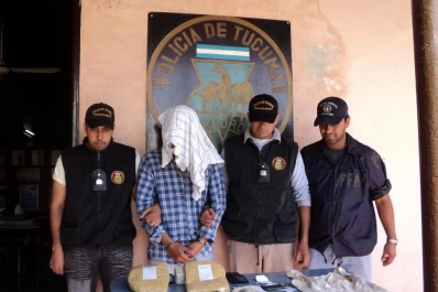 Un pasajero ocultaba
 la cocaína en un corsé