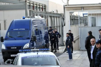 Grecia alquilará autos de la Policía para películas de cine