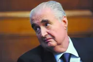 Righi: No creo posible desempeñar una alta función pública si se compromete el propio honor o la honra familiar