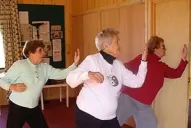 Neurólogos instan a mejorar el acceso a la rehabilitación y al tratamiento