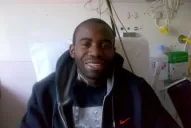 Condenado por burlarse en Twitter