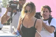 El novio de Miley Cyrus, molesto por sus fotos sin ropa interior
