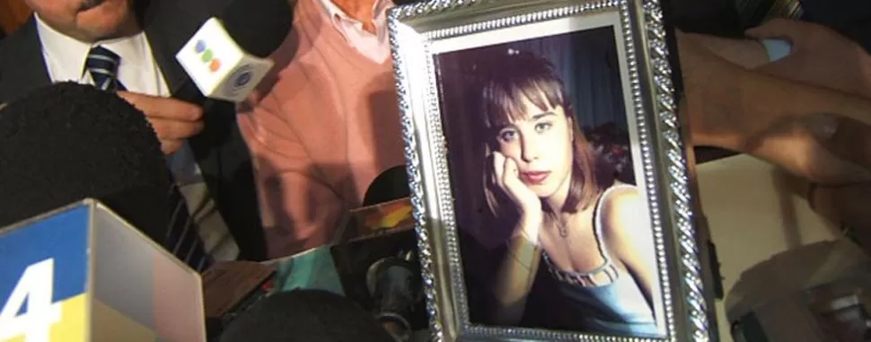 CASO CON REPERCUSIONES. Natalia Fraticelli tenía 15 años cuando el 20 de mayo de 2000, apareció muerta en su cuarto, con una bolsa de nylon en la cabeza. 