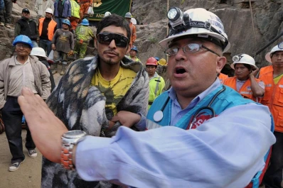 Rescatan vivos a nueve mineros