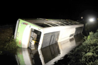Se cayó al agua, pero sólo hubo heridos