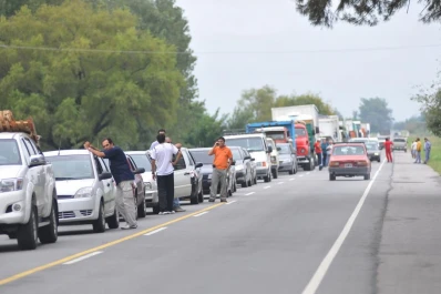 Tabacaleros bloquearon el acceso a Alberdi y generaron demoras