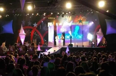 EXITOSO. Miles de personas asisten a las galas de Soñando por Cantar. FOTO TOMADA DE EXITOINA