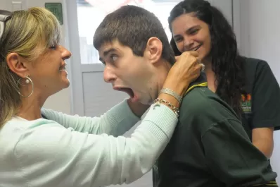 Mamá mía, mamá mía...te... amo...