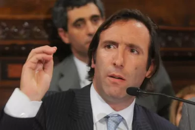 Lorenzino descartó que el Gobierno quiera controlar YPF