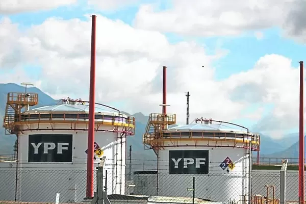 España convocó de urgencia al embajador argentino por el futuro de YPF