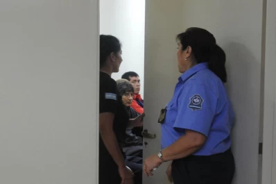 Un acusado de violar a su hija espera la sentencia legal