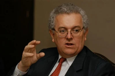 Ocampo declinaría postularse, tras un acuerdo de emergentes