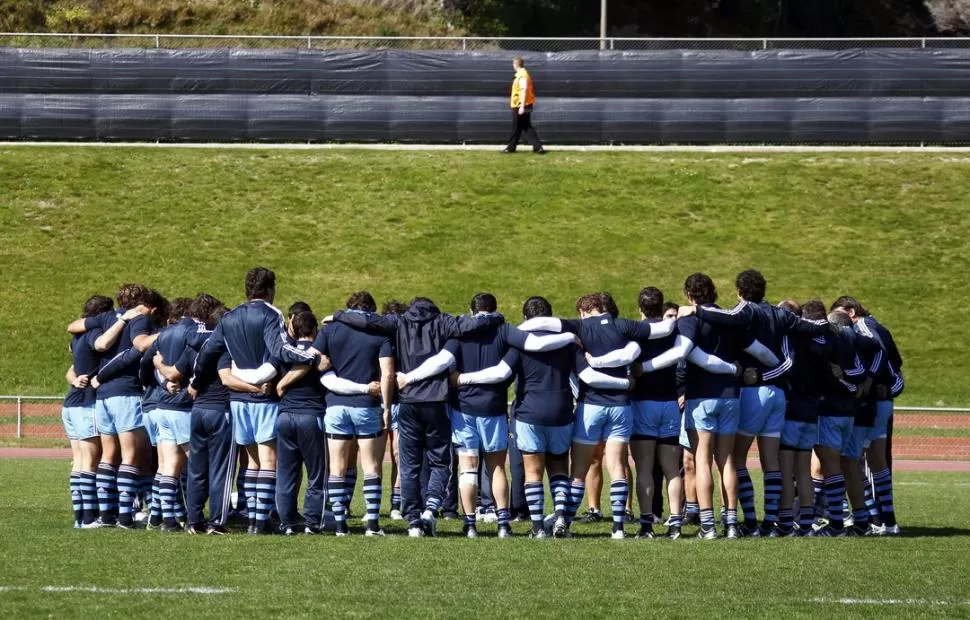 COHESIÓN. Generalmente, en disciplinas como en el rugby, los jugadores tienen claro cuál es el objetivo y se diseñan estrategias para cumplir ese fin. REUTERS 