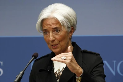 Lagarde ve riesgos y una recuperación frágil de Europa