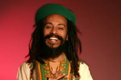 Pablito Molina trae su reggae, esta noche, a Robert Nesta