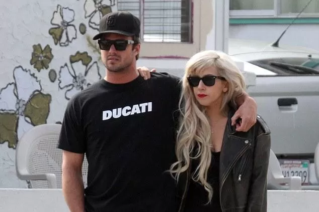 FELICES. Lady Gaga y Taylor Kinney podrían anunciar su compromiso. FOTO TOMADA DE ZUNZIO.COM