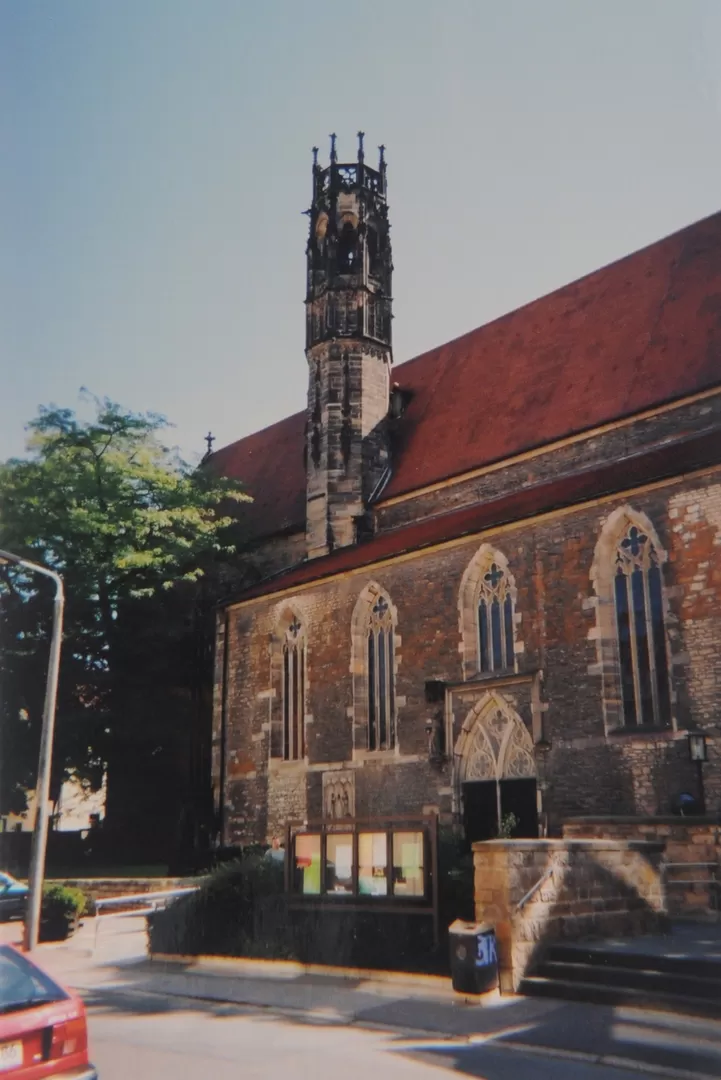 LA POSTAL. La catedral de la virgen María y la iglesia de San Severino. El Renacimiento y el Gótico campean en el patrimonio arquitectónico de Erfurt. FOTOS GENTILEZA DE BERND WULFFEN