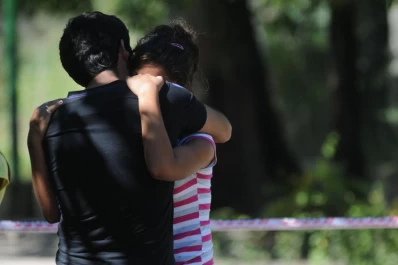 Le cortó el cuello con una navaja y luego se mató