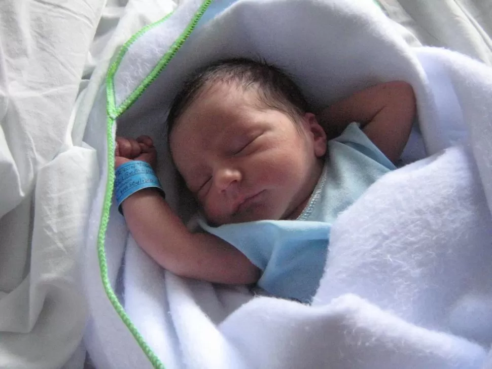 CUESTIÓN FUNDAMENTAL. El apellido es esencial en la vida de las personas, da sentido de pertenencia y contribuye a forjar una identidad. ELTRISOM.COM