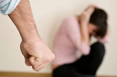 Los agresores buscan que sus mujeres dejen de trabajar para generar dependencia económica