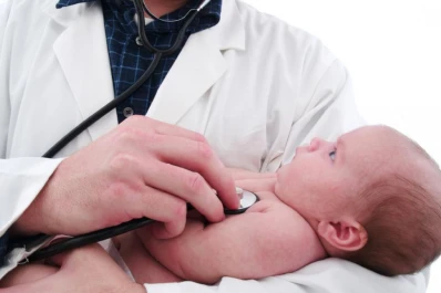 El 70% de los pediatras tienen varios empleos porque ganan poco