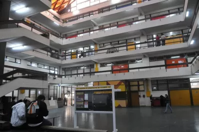 Ocho decanos pasarán sin sobresaltos la elección de consejeros no docentes de hoy