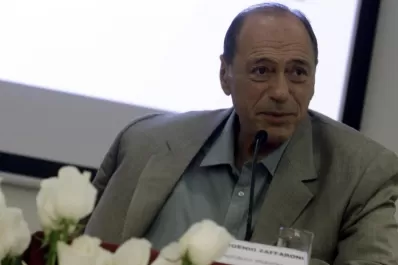 Agrupaciones kirchneristas debatirán una reforma en la Constitución