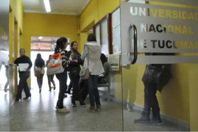 Los docentes de la UNT quieren ir a paros progresivos
