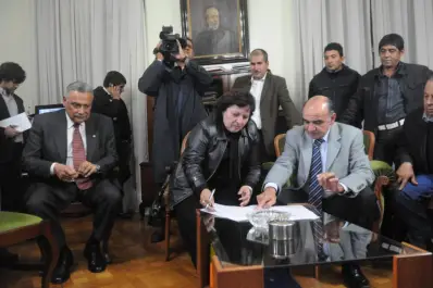 El PE acordó con los estatales y cerró el año de negociaciones