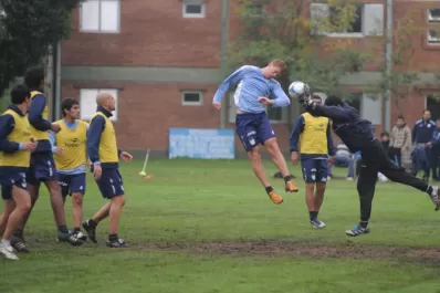 Llop confirmó seis cambios