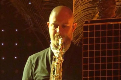 Se suicidó el saxofonista de The Killers