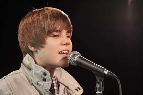 Fans de Justin Bieber colapsaron las líneas telefónicas de un hotel de Londres