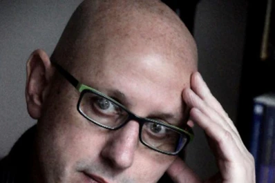 Me cuesta pensar en relatos  que 'encarnen' la acción