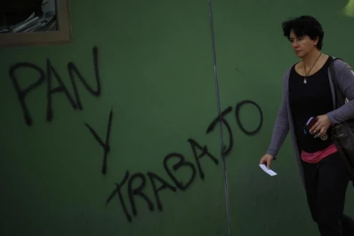 Con la desocupación por las nubes, Rajoy decidió aumentar el IVA a partir de 2013