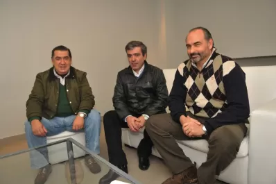 Voces oficialistas y opositoras en el recinto