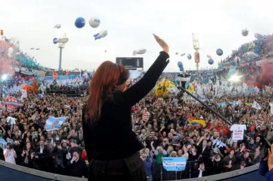 Cristina encomendó a los jóvenes la custodia de la Historia y de Malvinas