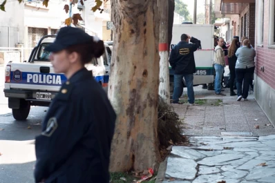 Triple crimen en Bernal: un ex policía fue detenido