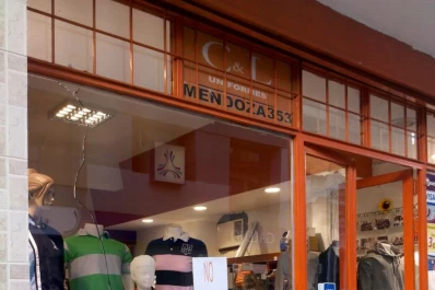 Destrozaron una vidriera en pleno centro