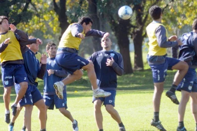 Llop confirmó cuatro cambios