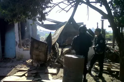 Vecinos quemaron la casa de uno de los detenidos