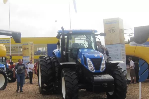Fabricantes de maquinaria agrícola ajustan inversiones